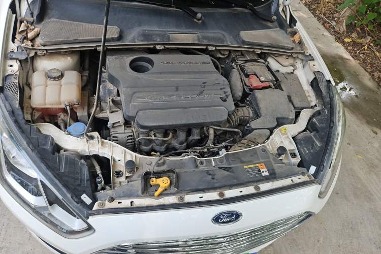 Used Ford Escort 2015 1.5L Automatic Comfort Edition Engine Bay