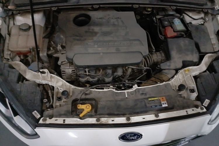 Used Ford Escort 2015 1.5L Manual Comfort Model Engine Bay