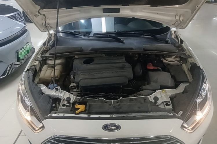 Used Ford Escort 2015 1.5L Automatic Fashion Model Engine Bay