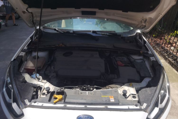 Used Ford Escort 2015 1.5L Manual Comfort Model Engine Bay