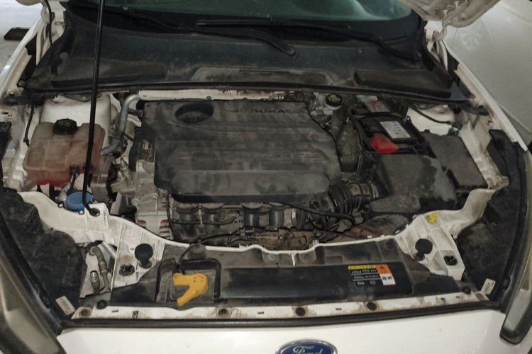 Used Ford Escort 2015 1.5L Automatic Fashion Model Engine Bay