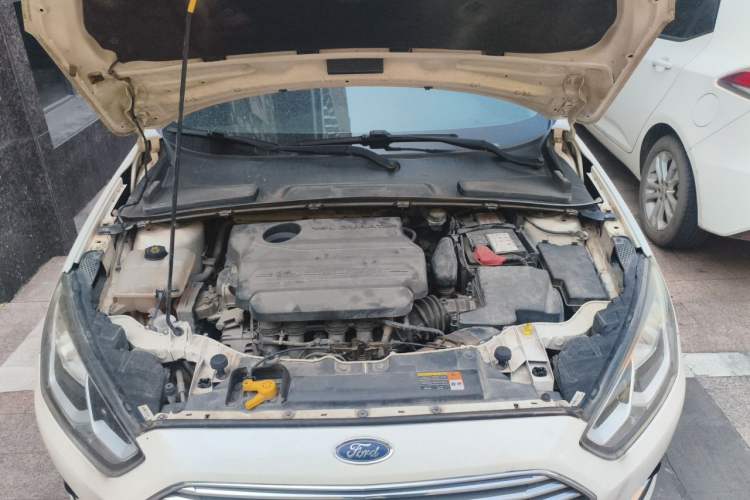 Used Ford Escort 2015 1.5L Automatic Fashion Model Engine Bay