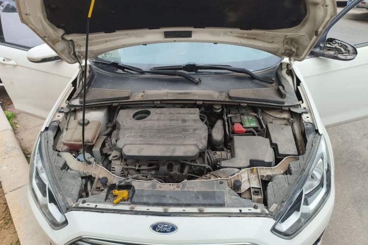 Used Ford Escort 2015 1.5L Automatic Fashion Model Engine Bay