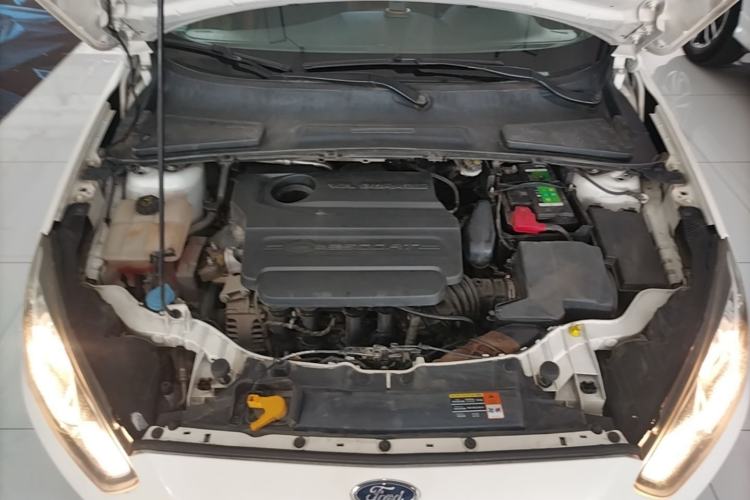 Used Ford Escort 2015 1.5L Automatic Comfort Edition Engine Bay