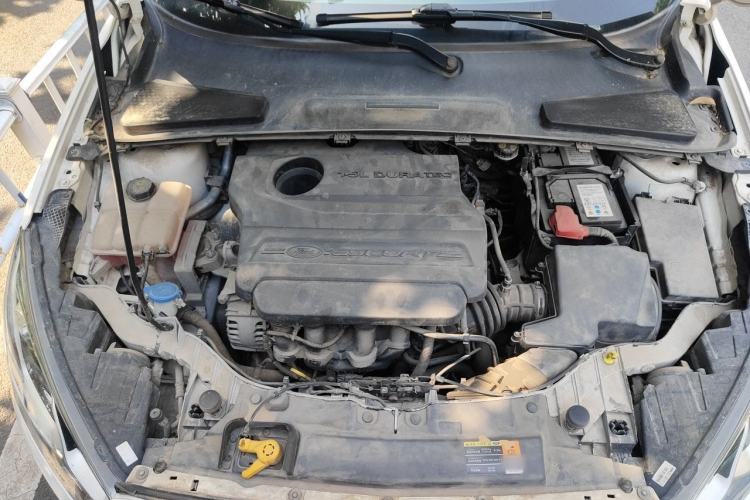 Used Ford Escort 2015 1.5L Manual Comfort Model Engine Bay