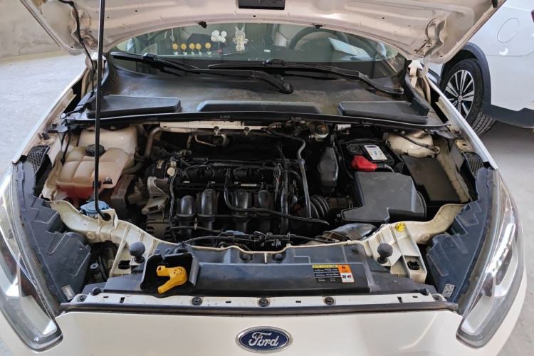 Used Ford Escort 2015 1.5L Automatic Fashion Model Engine Bay