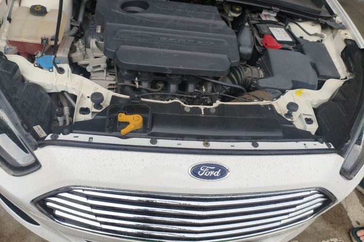 Used Ford Escort 2015 1.5L Automatic Comfort Edition Engine Bay