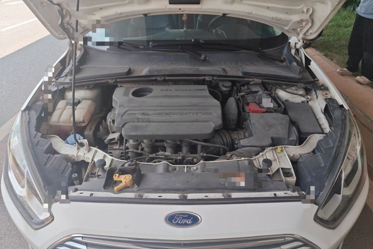 Used Ford Escort 2015 1.5L Automatic Fashion Model Engine Bay