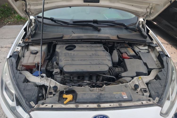 Used Ford Escort 2015 1.5L Automatic Fashion Model Engine Bay