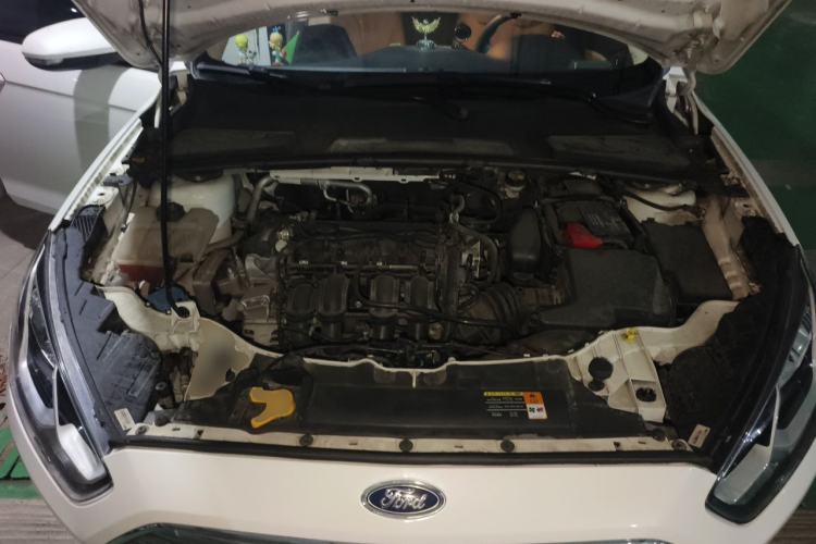 Used Ford Escort 2015 1.5L Automatic Comfort Edition Engine Bay