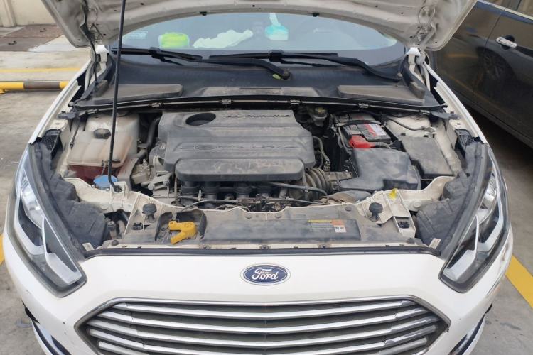 Used Ford Escort 2015 1.5L Manual Fashion Edition Engine Bay