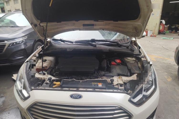 Used Ford Escort 2015 1.5L Automatic Fashion Model Engine Bay