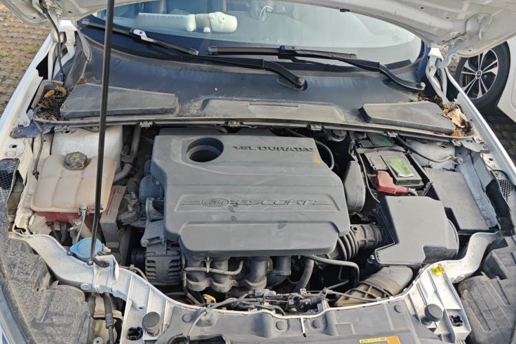 Used Ford Escort 2015 1.5L Automatic Fashion Model Engine Bay