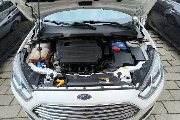Used Ford Escort 2015 1.5L Automatic Comfort Edition Engine Bay
