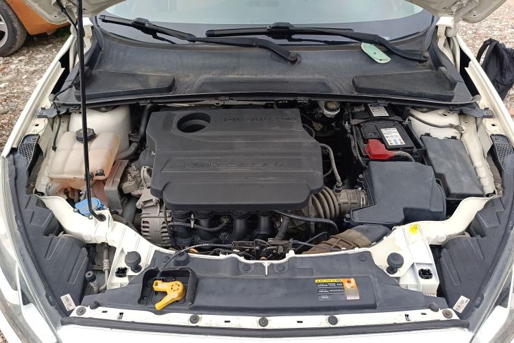 Used Ford Escort 2015 1.5L Manual Comfort Model Engine Bay