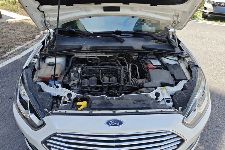 Used Ford Escort 2015 1.5L Manual Comfort Model Engine Bay
