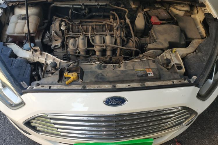 Used Ford Escort 2015 1.5L Automatic Fashion Model Engine Bay