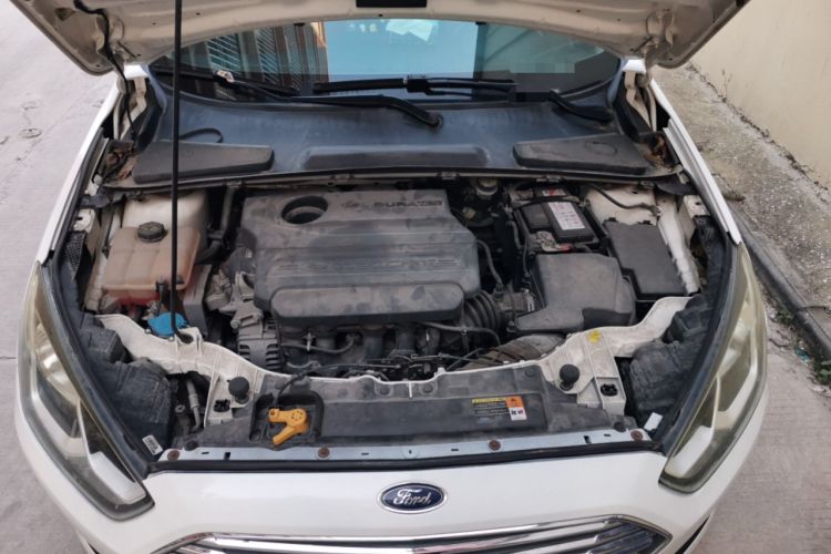 Used Ford Escort 2015 1.5L Manual Comfort Model Engine Bay