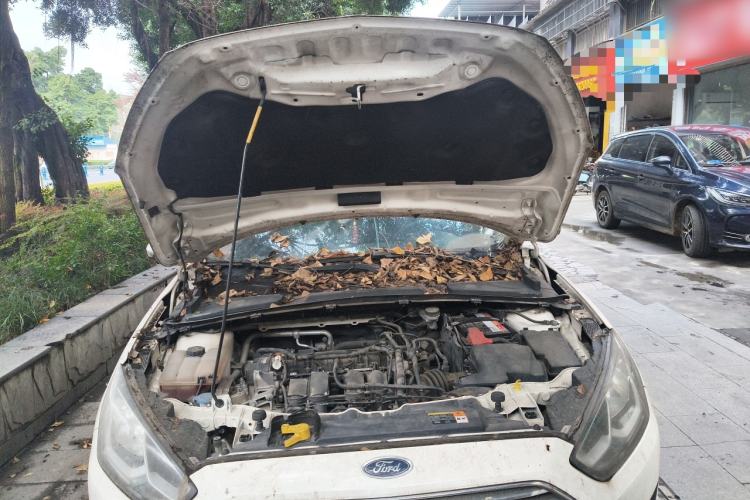 Used Ford Escort 2015 1.5L Manual Comfort Model Engine Bay