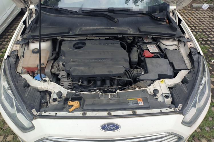 Used Ford Escort 2015 1.5L Automatic Comfort Edition Engine Bay
