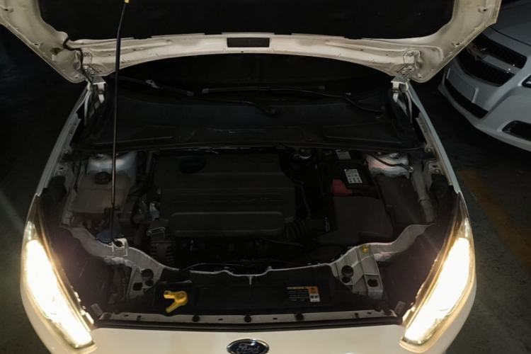 Used Ford Escort 2015 1.5L Manual Fashion Edition Engine Bay