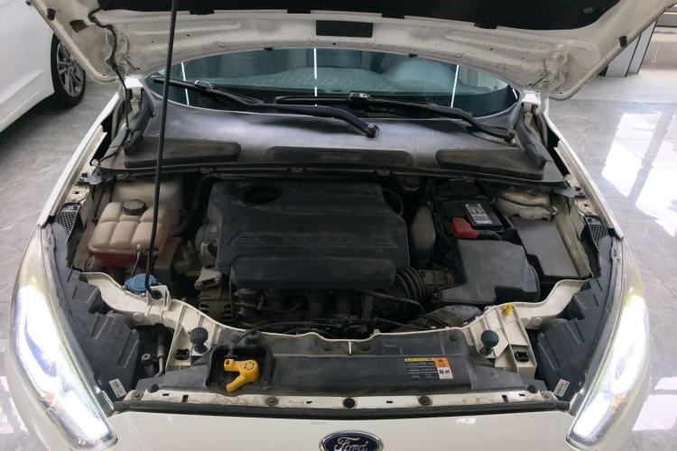 Used Ford Escort 2015 1.5L Automatic Comfort Edition Engine Bay