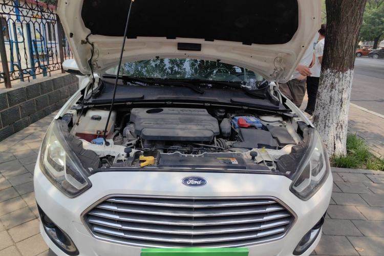 Used Ford Escort 2015 1.5L Automatic Fashion Model Engine Bay