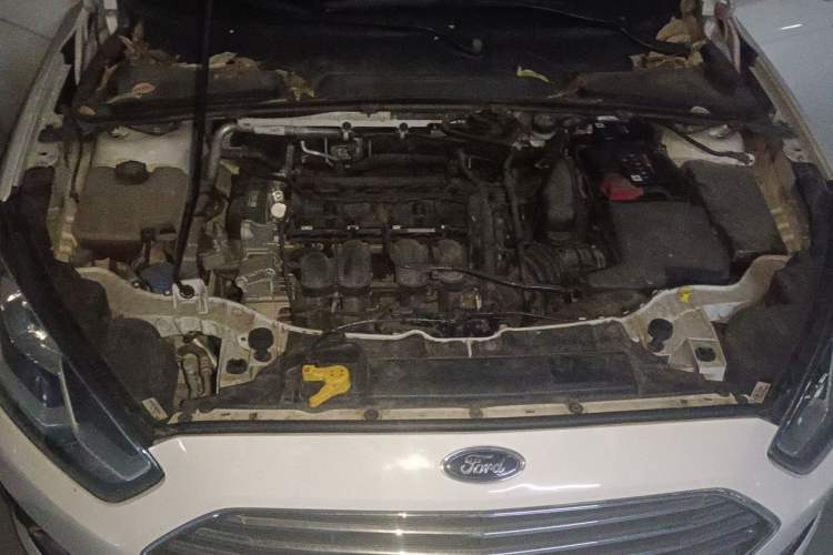 Used Ford Escort 2015 1.5L Automatic Fashion Model Engine Bay