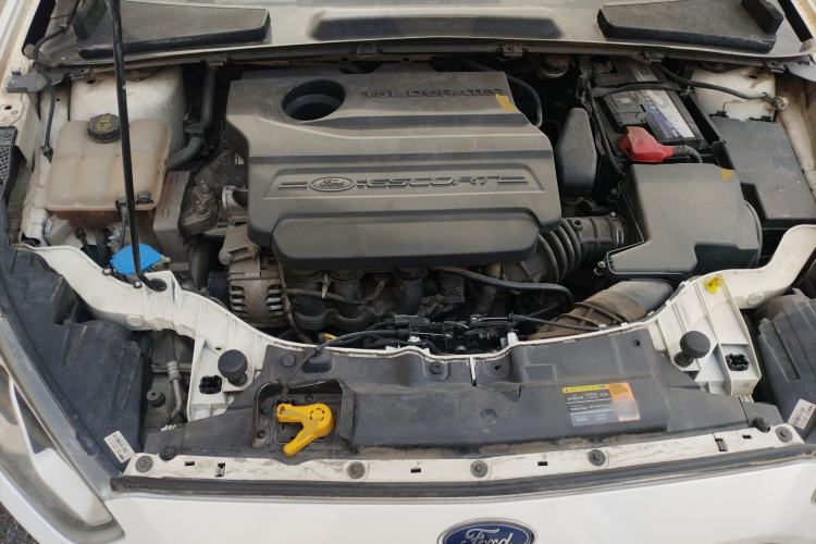 Used Ford Escort 2015 1.5L Automatic Fashion Model Engine Bay