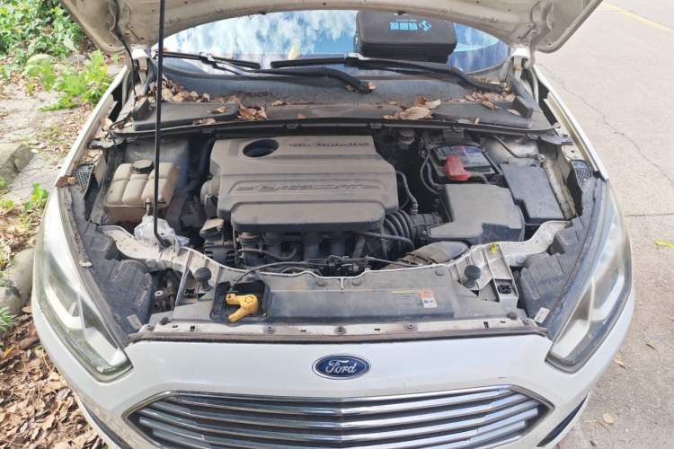 Used Ford Escort 2015 1.5L Manual Comfort Model Engine Bay