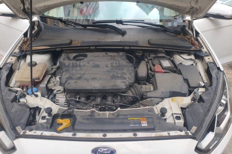 Used Ford Escort 2015 1.5L Automatic Comfort Edition Engine Bay