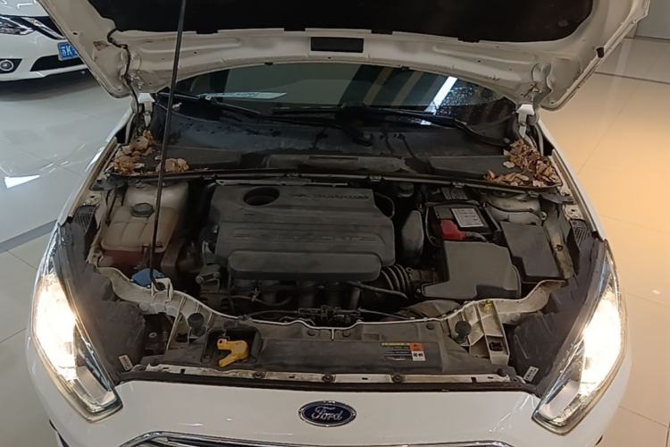 Used Ford Escort 2015 1.5L Automatic Comfort Edition Engine Bay