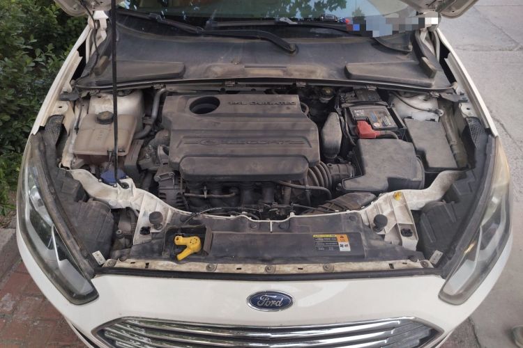 Used Ford Escort 2015 1.5L Automatic Comfort Edition Engine Bay