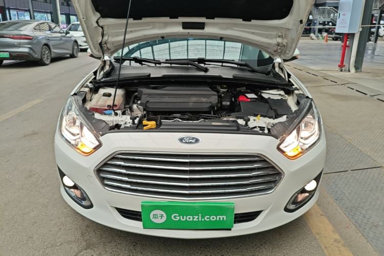 Used Ford Escort 2015 1.5L Automatic Fashion Model Engine Bay