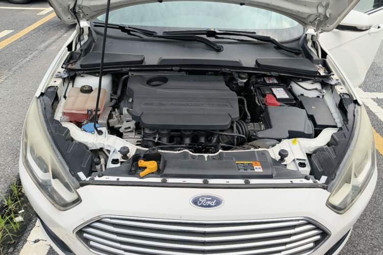 Used Ford Escort 2015 1.5L Manual Comfort Model Engine Bay