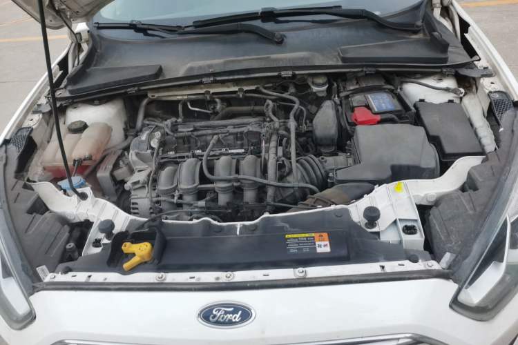 Used Ford Escort 2015 1.5L Automatic Comfort Edition Engine Bay