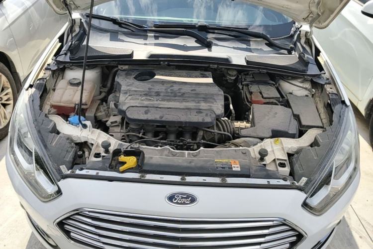 Used Ford Escort 2015 1.5L Manual Comfort Model Engine Bay