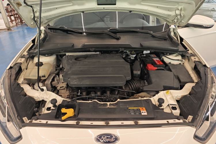 Used Ford Escort 2015 1.5L Automatic Fashion Model Engine Bay