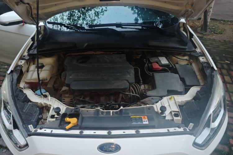 Used Ford Escort 2015 1.5L Manual Fashion Edition Engine Bay