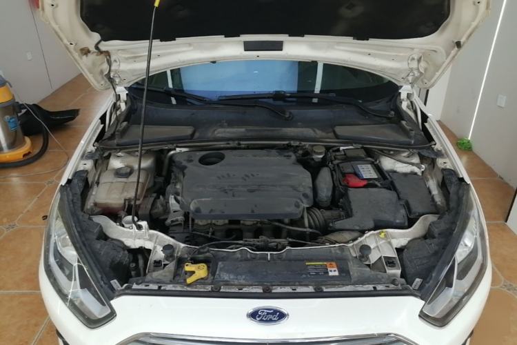 Used Ford Escort 2015 1.5L Automatic Comfort Edition Engine Bay