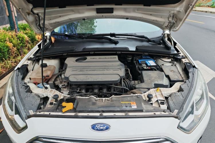 Used Ford Escort 2015 1.5L Manual Comfort Model Engine Bay