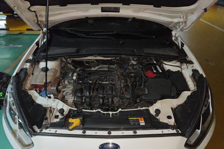 Used Ford Escort 2015 1.5L Manual Fashion Edition Engine Bay