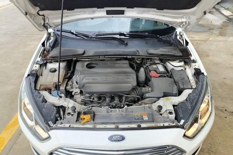 Used Ford Escort 2015 1.5L Automatic Comfort Edition Engine Bay