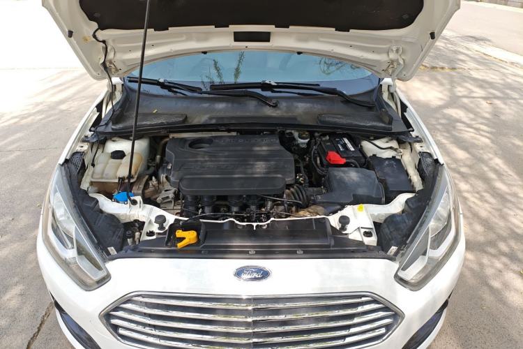 Used Ford Escort 2015 1.5L Manual Comfort Model Engine Bay
