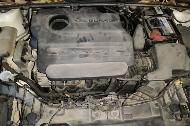 Used Ford Escort 2015 1.5L Automatic Comfort Edition Engine Bay