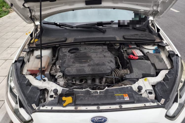 Used Ford Escort 2015 1.5L Manual Comfort Model Engine Bay