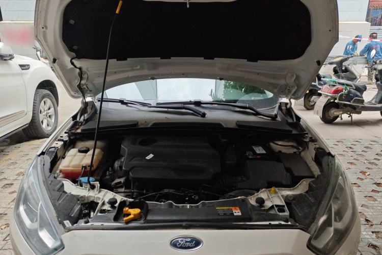 Used Ford Escort 2015 1.5L Automatic Fashion Model Engine Bay