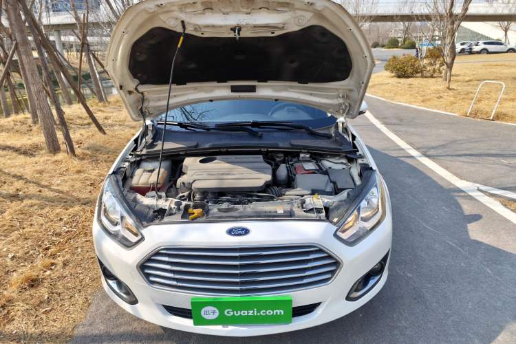 Used Ford Escort 2015 1.5L Automatic Fashion Model Engine Bay