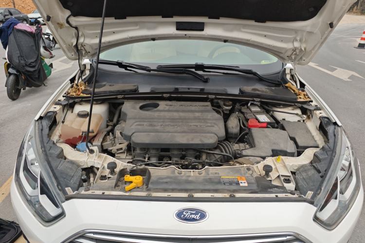 Used Ford Escort 2015 1.5L Automatic Comfort Edition Engine Bay