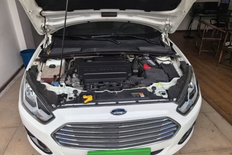 Used Ford Escort 2015 1.5L Automatic Fashion Model Engine Bay